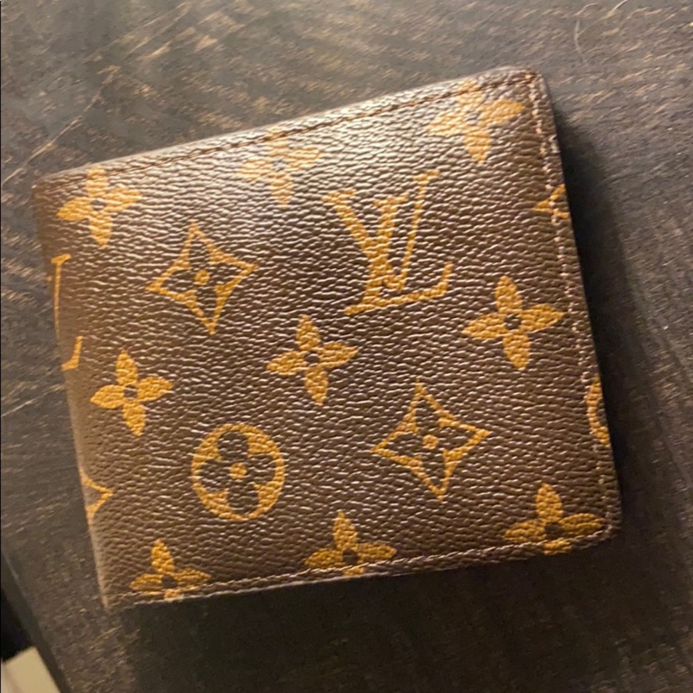 LV wallet